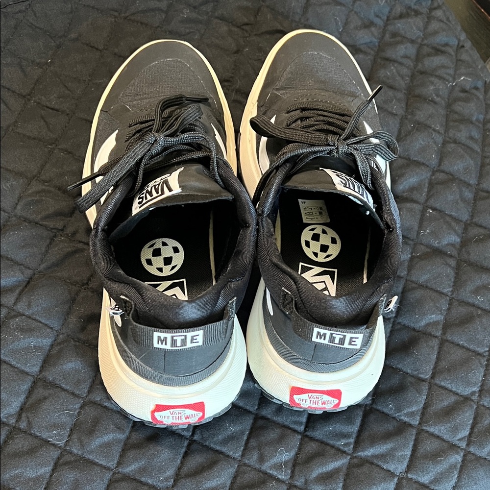 Vans MTE Crosspath Black and White Sneakers - Picture 4 of 6